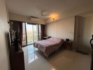 Bedroom in 6+ BHK Independent House at Sector 28 – for Rent