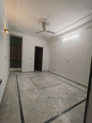 Room in 3 BHK Builder Floor at Malviya Nagar – for Rent