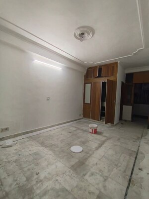 Room in 3 BHK Builder Floor at Malviya Nagar – for Rent