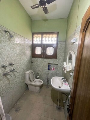 Bathroom in 6 BHK Villa at Sector 21 – for Rent