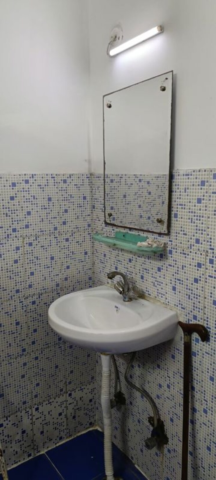 Bathroom, royal-towers-noida 2 Bedroom 1090 Sq.Ft. Apartment In Sector 61 Noida 9781163