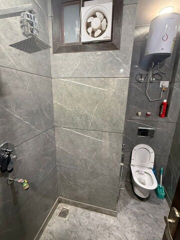 Bathroom in 3 BHK Builder Floor at Uttam Nagar – for Rent