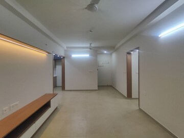 Room in  Apartment at Bhartiya Nikoo Homes Phase 2, Thanisandra Main Road – for Rent