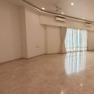 Room in 3 BHK Apartment at Indiabulls Sky, Dighe Nagar – for Rent