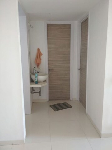 Bathroom in 3 BHK Apartment at Group Seven Rushi Heights, Goregaon East – for Rent
