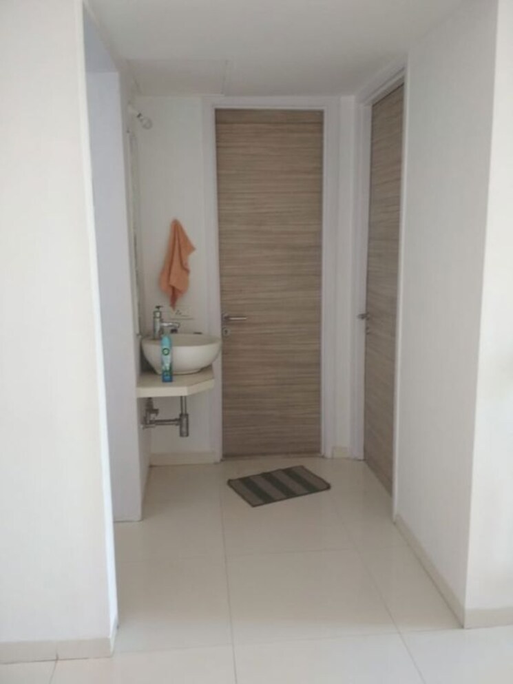 Bathroom, group-seven-rushi-heights 3 Bedroom 1000 Sq.Ft. Apartment In Goregaon East Mumbai 9781171