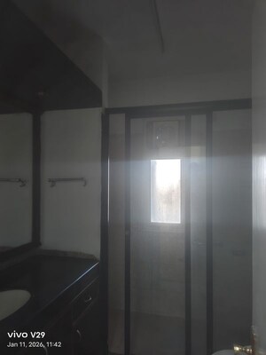 Building Lobby in 3 BHK Apartment at DLF Hamilton Court, Sector 27 – for Rent