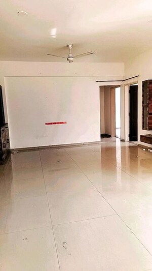 Room in 2 BHK Apartment at Kumar Picasso, Hadapsar – for Rent