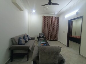 Living Room in 2 BHK Builder Floor at Sector 39 – for Rent