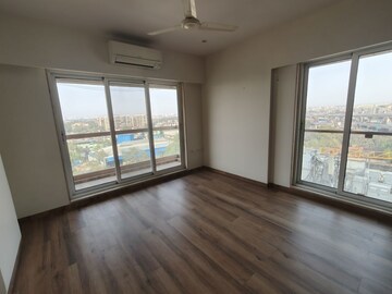 Room in 3 BHK Apartment at Kings Apartment Santacruz, Santacruz East – for Rent