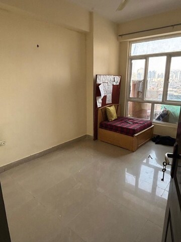 Room in 3 BHK Apartment at SKA Orion, Sector 143b – for Rent