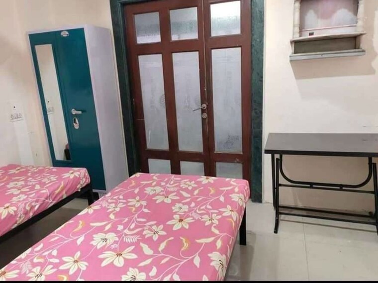 Bedroom, goregaon east Pg For Boys & Girls In Goregaon East 9781241