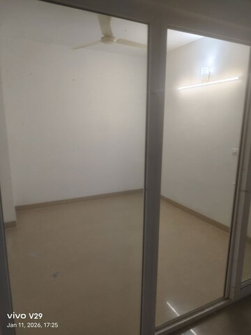 Room in 3 BHK Apartment at Emaar Emerald Floors Premier, Sector 65 – for Rent