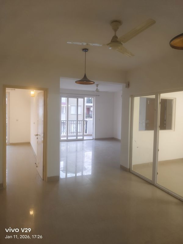 3 BHK + Servant Room,Extra Room Apartment For Rent in Emaar Emerald Floors Premier