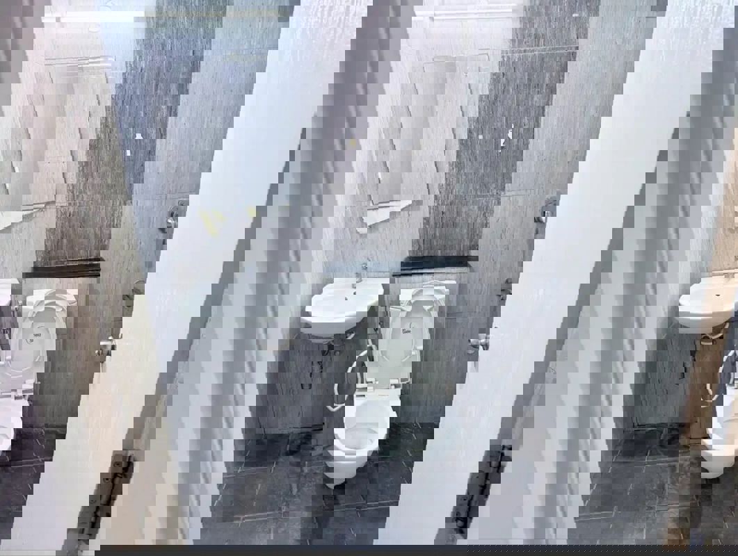 Bathroom, mantri-lithos 2.5 Bedroom 1740 Sq.Ft. Apartment In Thanisandra Bangalore 9781247