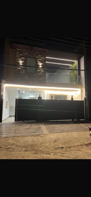 3 BHK Builder Floor For Rent in Civil Lines