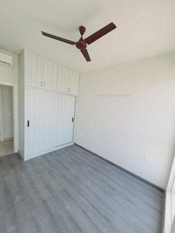 Room in 2.5 BHK Apartment at Ireo The Corridors, Sector 67a – for Sale