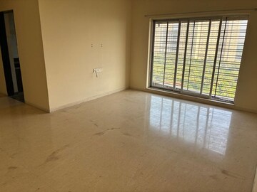 Room in 3.5 BHK Apartment at Kalpataru Hills, Manpada – for Sale