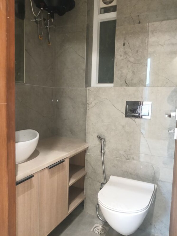Bathroom, east of kailash 3 Bedroom 1200 Sq.Ft. Builder Floor In East Of Kailash Delhi 9781311