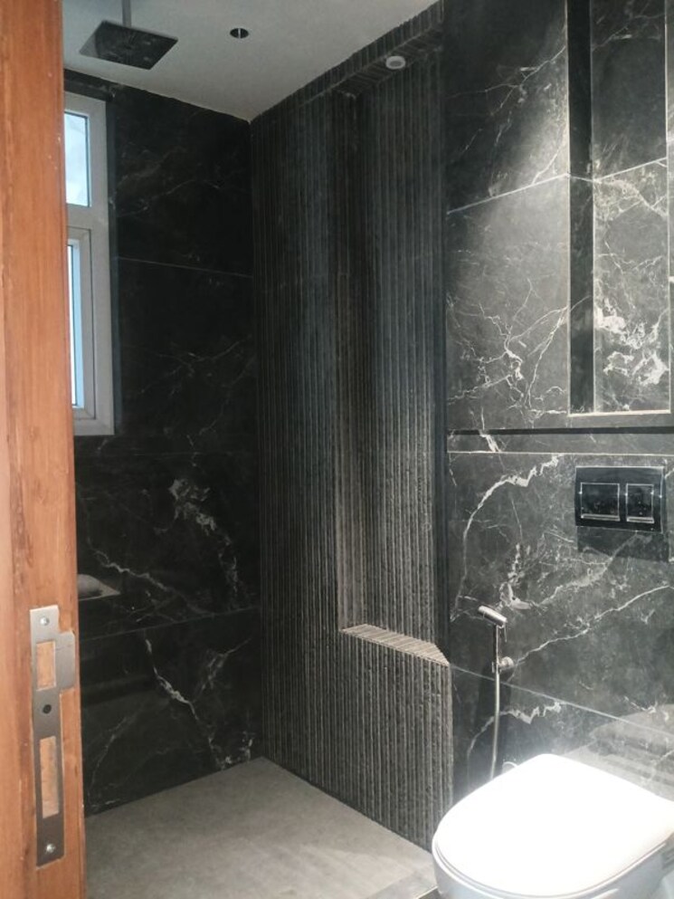 Bathroom, east of kailash 3 Bedroom 1200 Sq.Ft. Builder Floor In East Of Kailash Delhi 9781311