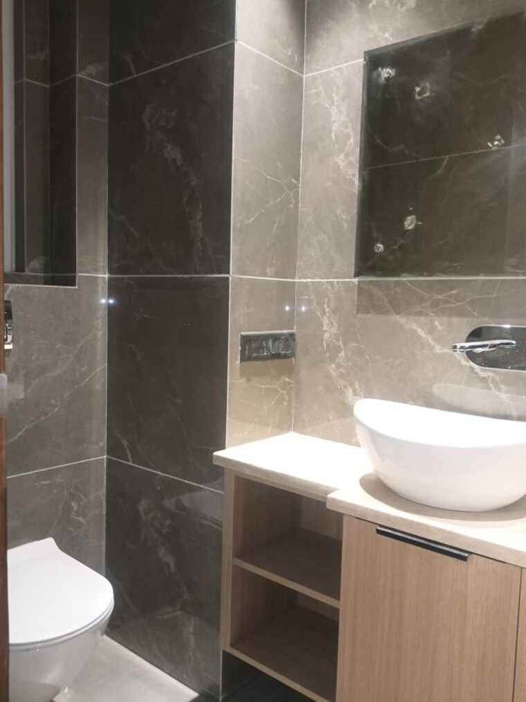 Bathroom, east of kailash 3 Bedroom 1200 Sq.Ft. Builder Floor In East Of Kailash Delhi 9781311