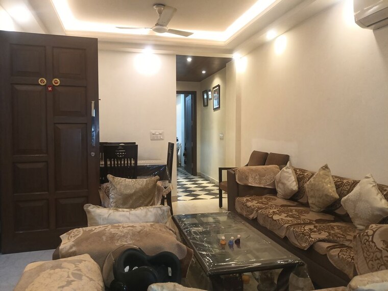 Living Room, east of kailash 3 Bedroom 1300 Sq.Ft. Builder Floor In East Of Kailash Delhi 9781317