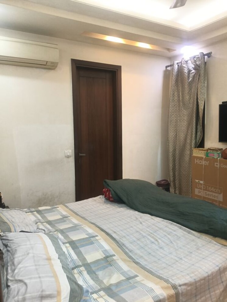 Bedroom, east of kailash 3 Bedroom 1300 Sq.Ft. Builder Floor In East Of Kailash Delhi 9781317