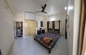 Bedroom in 2 BHK Apartment at Tingre Nagar – for Rent
