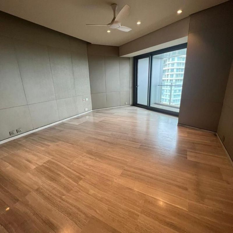 4 BHK + Servant Room 2500 Sq.Ft. Apartment in Lodha The World Towers World One Tier 3 Trinity