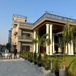 5 BHK + Pooja Room,Servant Room 1210 Sq.Yd. Villa in Vasant Kunj