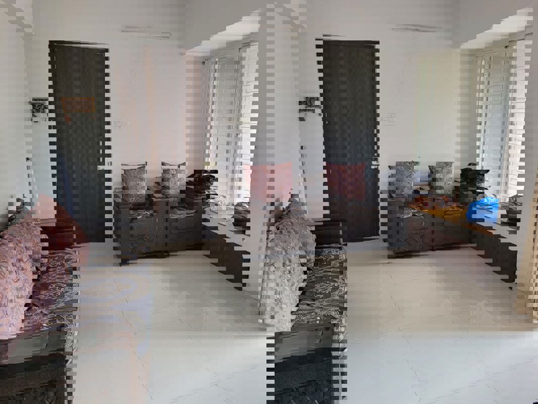 2.5 BHK + Extra Room Apartment For Rent in Ravetkar Sukhniwas