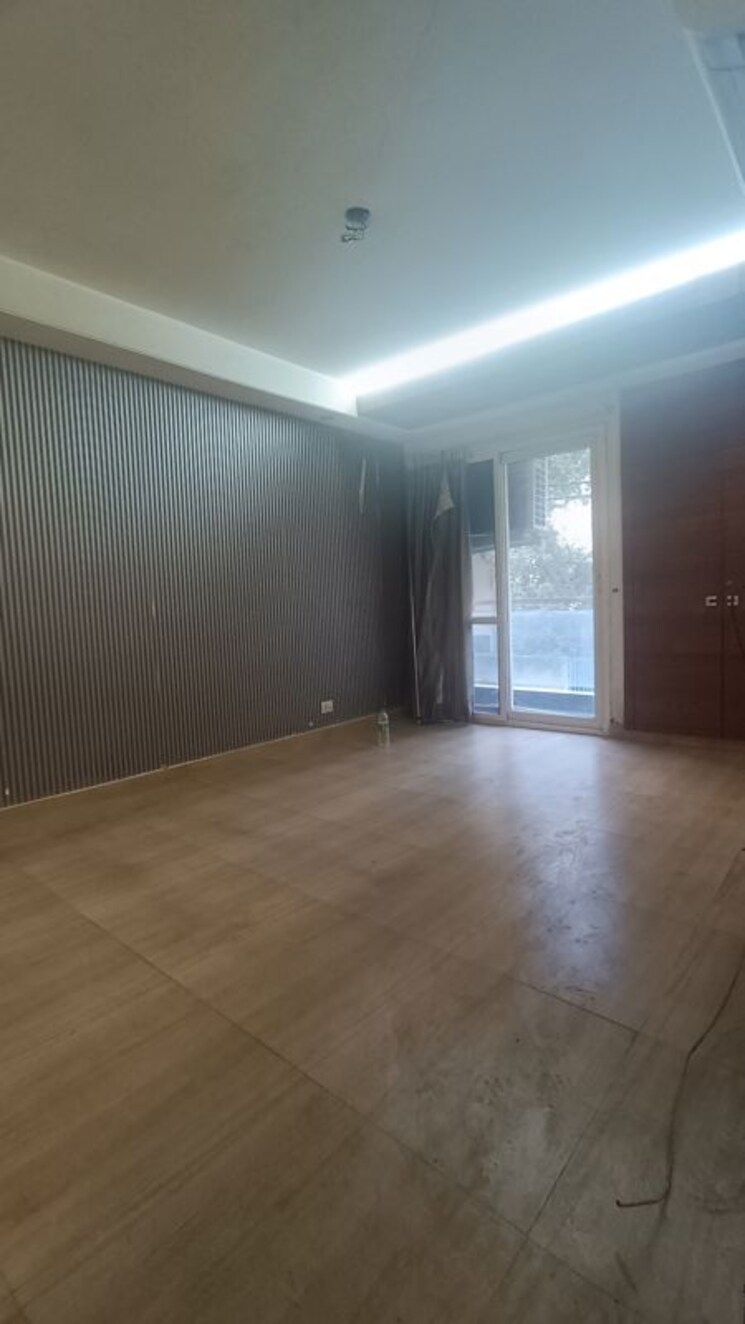 Room, greater kailash i 3 Bedroom 250 Sq.Yd. Builder Floor In Greater Kailash I Delhi 9781364