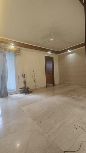 Room in 3 BHK Builder Floor at Greater Kailash I – for Sale