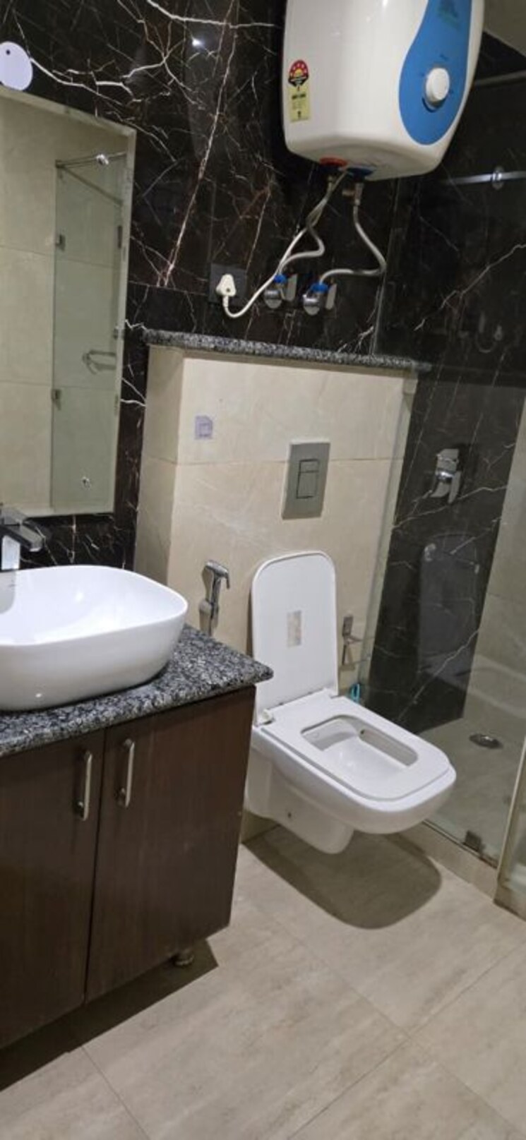 Bathroom, south extension ii 3 Bedroom 250 Sq.Yd. Builder Floor In South Extension ii Delhi 9781371