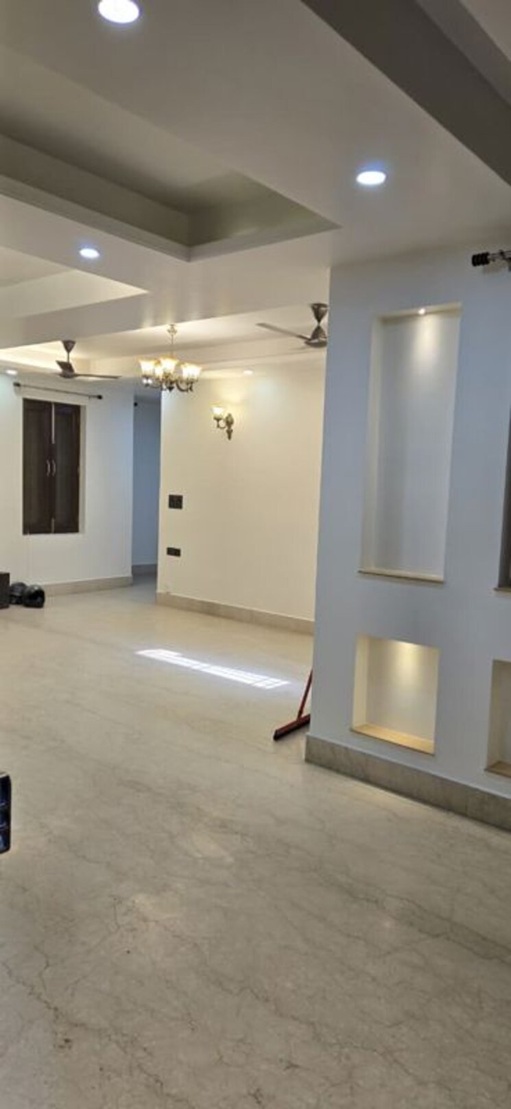 Room, south extension ii 3 Bedroom 250 Sq.Yd. Builder Floor In South Extension ii Delhi 9781371