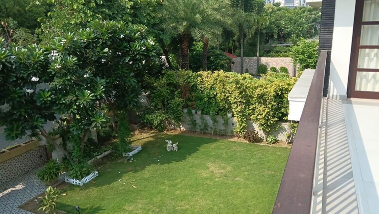 Garden, vipul-tatvam-villas 5 Bedroom 750 Sq.Yd. Villa In Sector 48 Gurgaon 9781389