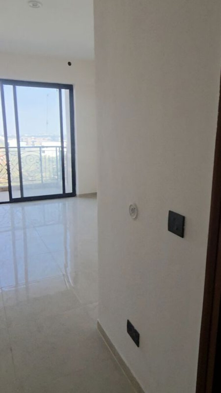 Room, omaxe-hazratganj Studio 540 Sq.Ft. Apartment In Gomti Nagar Lucknow 9781391