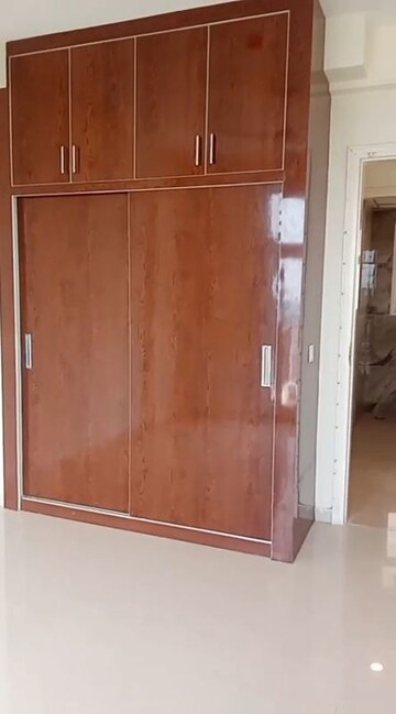 Room in 3 BHK Apartment at Omaxe The Palace, Gomti Nagar – for Sale