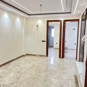 Room in 3 BHK Builder Floor at Pitampura – for Rent
