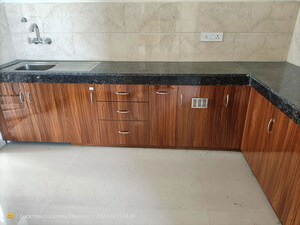 Kitchen in 3.5 BHK Apartment at Omaxe Waterscapes, Gomti Nagar – for Rent
