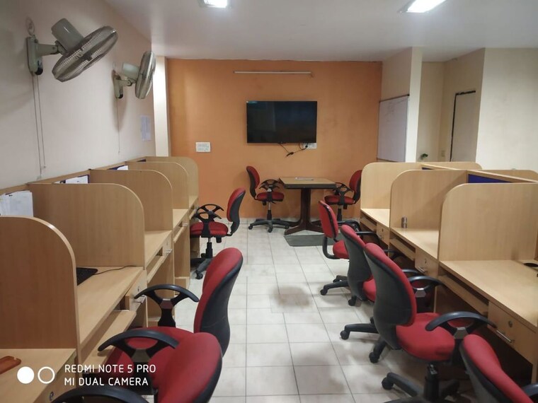 Team Area, hazratganj Commercial Office Space 700 Sq.Ft. In Hazratganj Lucknow 9781414