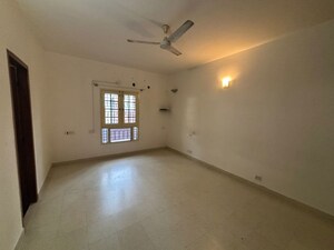 Room in 3 BHK Apartment at Prestige Elgin, Richmond Town – for Rent