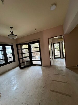 Room in 5 BHK Villa at Vipul Tatvam Villas, Sector 48 – for Rent