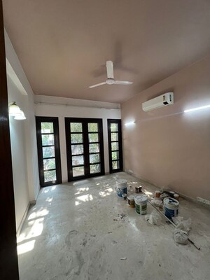 Room in 5 BHK Villa at Vipul Tatvam Villas, Sector 48 – for Rent