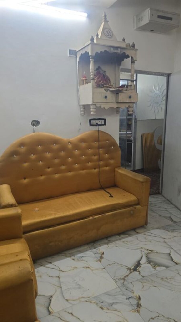 Kitchen, khurram nagar 6+ Bedroom 4000 Sq.Ft. Independent House In Khurram Nagar Lucknow 9781459