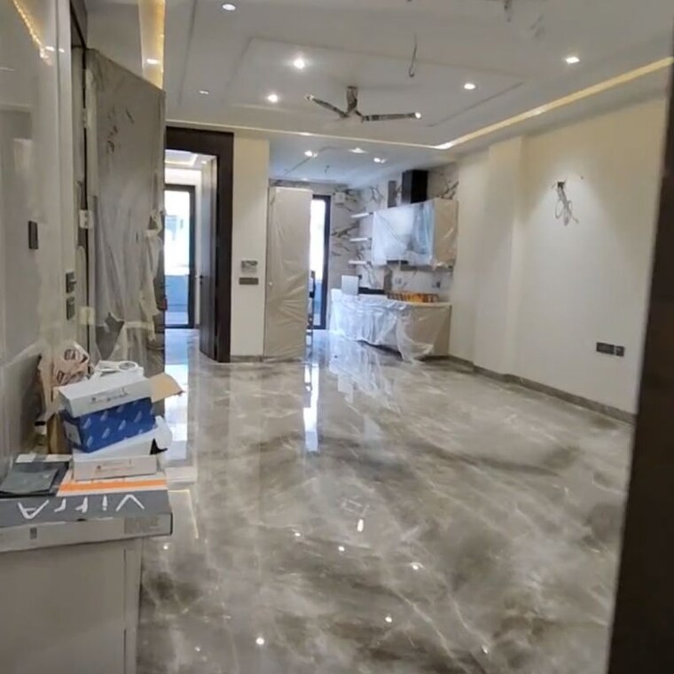  Parking, rohini sector 7 3 Bedroom 135 Sq.Yd. Builder Floor In Rohini Sector 7 Delhi 9781469