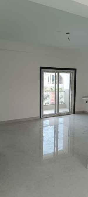 Room in 3 BHK Apartment at Injapur – for Sale