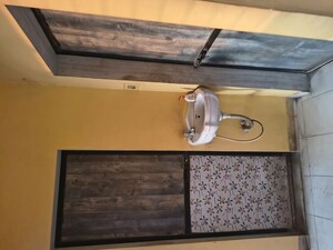 Furnished Amenities in 1 RK Apartment at Kurla East – for Rent