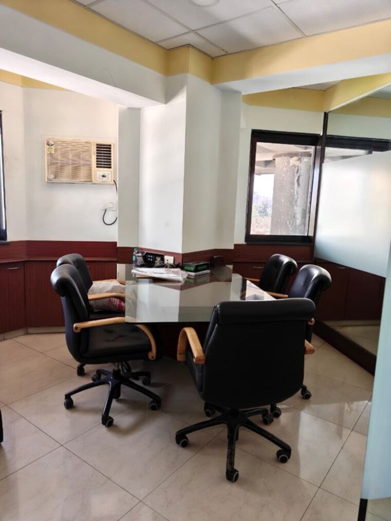 Team Area, santacruz west Commercial Office Space 1300 Sq.Ft. In Santacruz West Mumbai 9781490