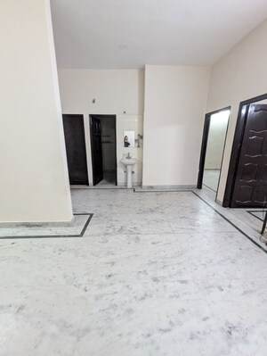 Room in 2 BHK Builder Floor at Palam Vihar – for Rent